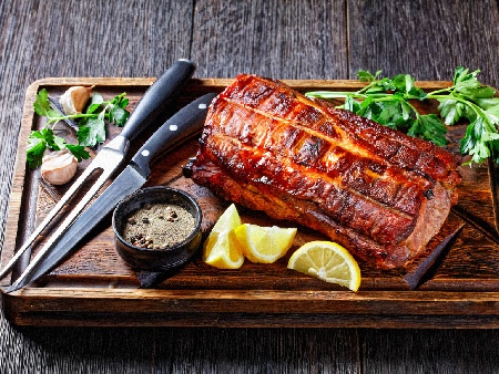 Свинска рибица с глазирана коричка на барбекю / скара - снимка на рецептата